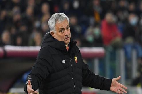 مورينيو يكشف.. موقفه من تدريب البرازيل.. ومستقبله مع روما